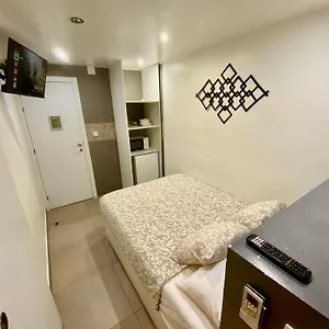 Nuevas Con Bano Privado Frente Al Metro St Mwc Barcelona-fira Apartamento L'Hospitalet de Llobregat